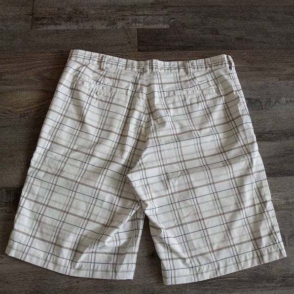 Mens Nike Golf FIT Dry White Plaid Athletic Chino Golf Shorts Casual - Picture 4 of 10
